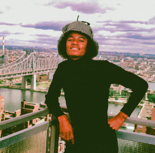 strappedarchives:Michael Jackson portrait session with Michael Putland in New York - 1977