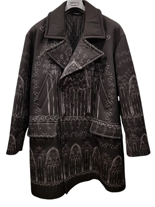 myf4shionfolder:Dolce &amp; Gabbana  FW14 Cathedral Gothic Coat