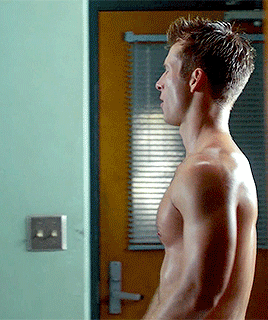 tl-hoechlin:   Glen Powell is Chad Radwell in Scream Queens   