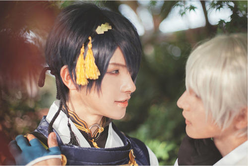 刀剣乱舞touken ranbu COS | 鹤丸国永Tsurumaru Kuninaga  @黄靖翔Huang Jingxiang  |  三日月宗近mikazuki munechika @乐乐SO