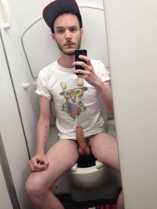 ...AND YET ANOTHER UNNECESSARY GAY NUDITY BLOG