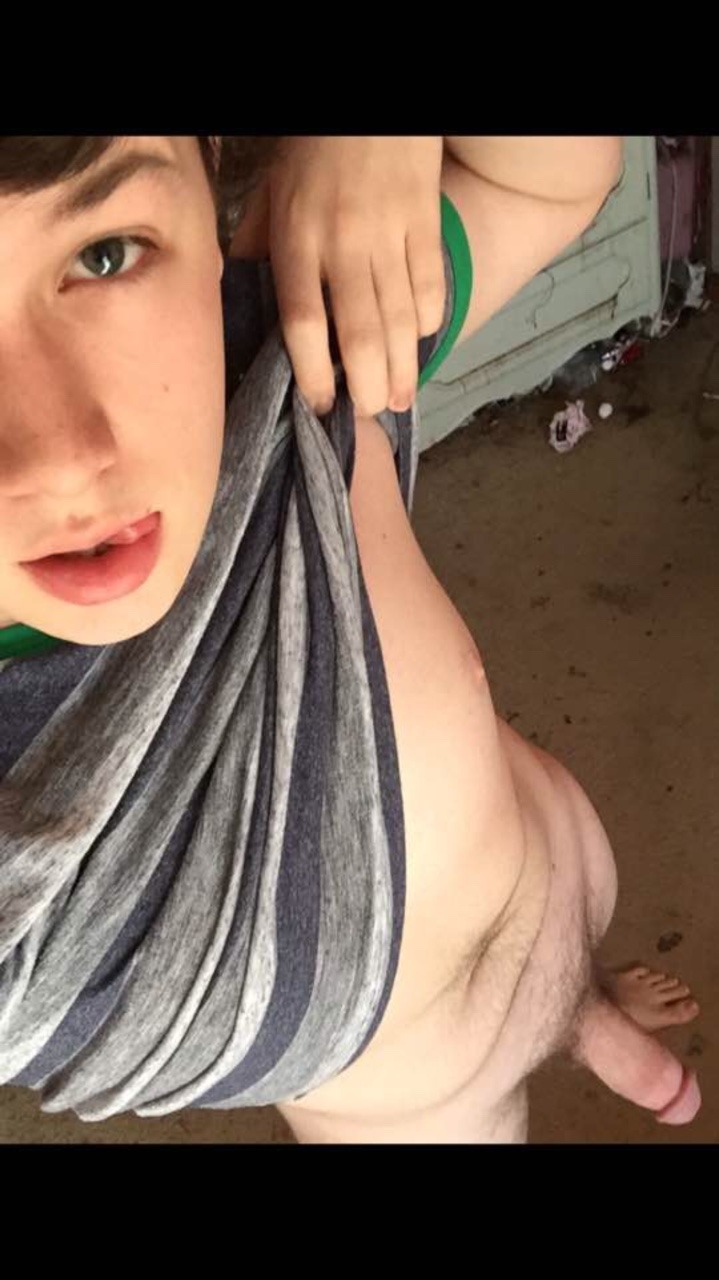feelingprettygaytoday:  sugardaddysparklez:  dick-factory:  Cutie for sure!  Hey