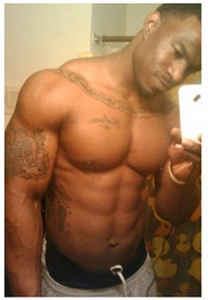 seeker310:  bmoneyworld:  Antron Dillon   Hot!! & so phyne!!  Mmmm