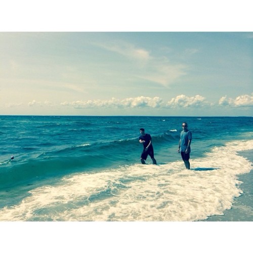 Brian and Rich and four boys playing Waboba (or, six boys)! (at Woodneck Beach)