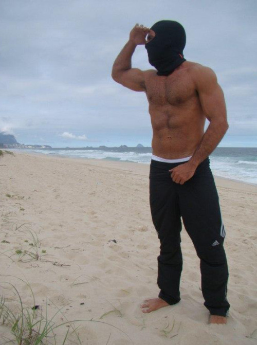 brazilmen:  masked brazilian guybrazilmen.tumblr.com