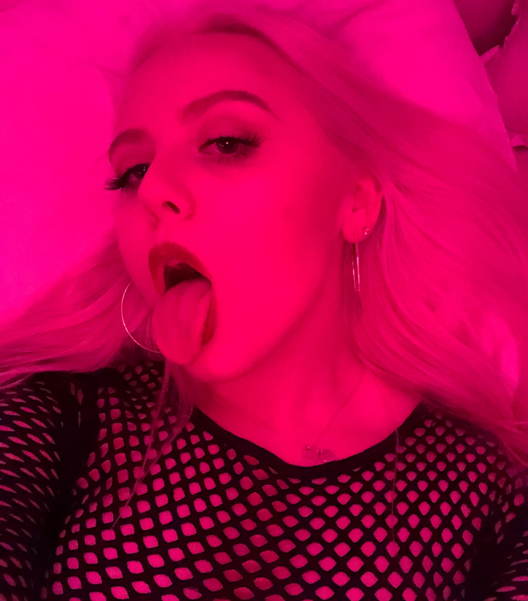 yourmilkdoll:go and sub to my onlyfans or dm me for custom content!! 