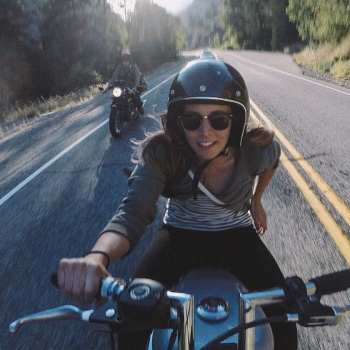 nostalgia-virtuoso:  That smile pretty much sums up my weekend. Now back to workday 😩. @jessica_haggett looking happy where she belongs. #harleydavidson #motorcycle #bikerbabe #bikerchick #saltlakecity #biltwell #Ironandair (at Big Cottonwood Canyon)