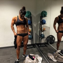 musclegirlsinmotion:  @sophiearvebrink : Rough week but back on track with my training again. Legs this morning 👌 - musclegirlsinmotion.tumblr.com