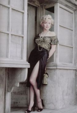 audreyandmarilyn: Marilyn Monroe photographed