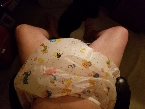 ppandd:  Just relaxing in my diapers and adult photos