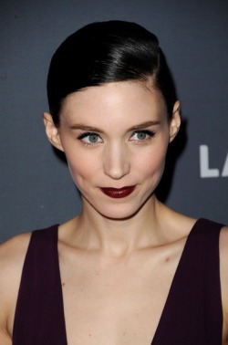 askaboutnikki:  Rooney Mara