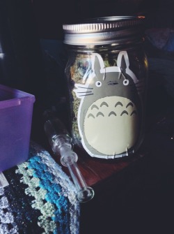 dab-erellaaa:  Picked up an oz of white widowwwww come share with me bakedloaf ❤️🙈😍💕💨💨  Totoro stash jar 😻💚🌸💨