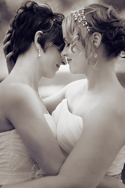 lesbiansilk:  Married Lesbians by lesbiandykes on Flickr. 