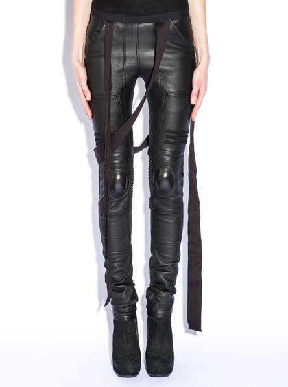 quillery:quick, someone give me $2500 so I can buy these pants