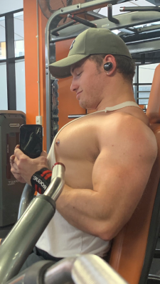 elitealphabro:  musclehunklover:      Unstoppable