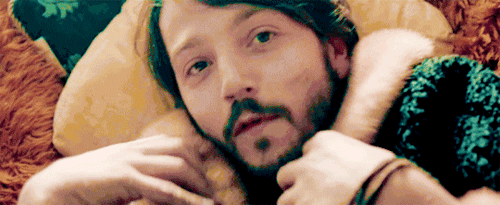 zoeythompson:Diego Luna in the music video of “Katy Perry - The One That Got Away”.
