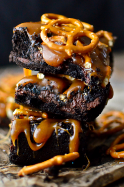 nom-food:Dark chocolate salted caramel pretzel