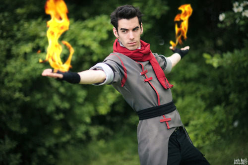 head-first-fearless11:  A:TLA/LOK Cosplay Appreciation Post (Male Edition; This One’s For Us Ladies!) Thank God for cosplayers for bringing our sexy beloved characters to life! :3 Can I have the Zuko and Mako cosplayers? They are delicious.