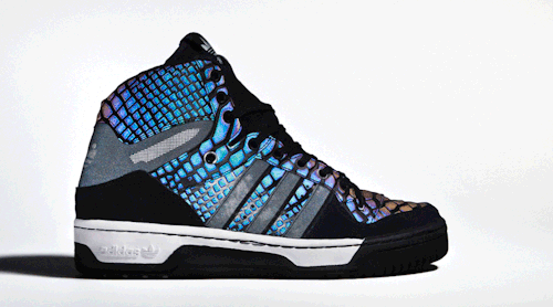 colour changing adidas shoes