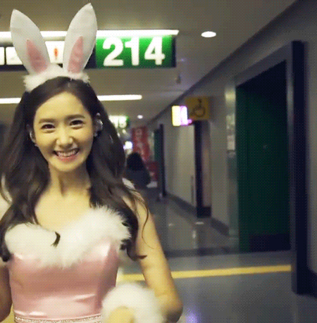 taengarms:  embarrassed yoona 
