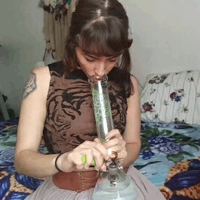 highhoneypiee:The high life, get ya mind right