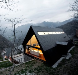 digdaga:   House in the Spanish Pyrenees by Cadaval &amp; Solà-Morales via Pinterest