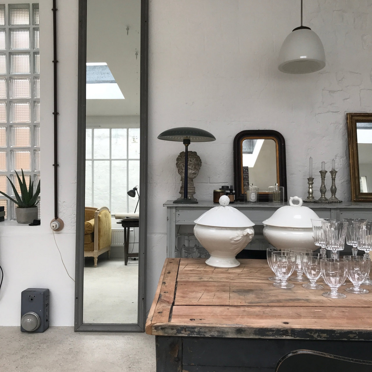 thenordroom:  Vintage guesthouse in France | photos by  Les Penates Reims    THENORDROOM.COM