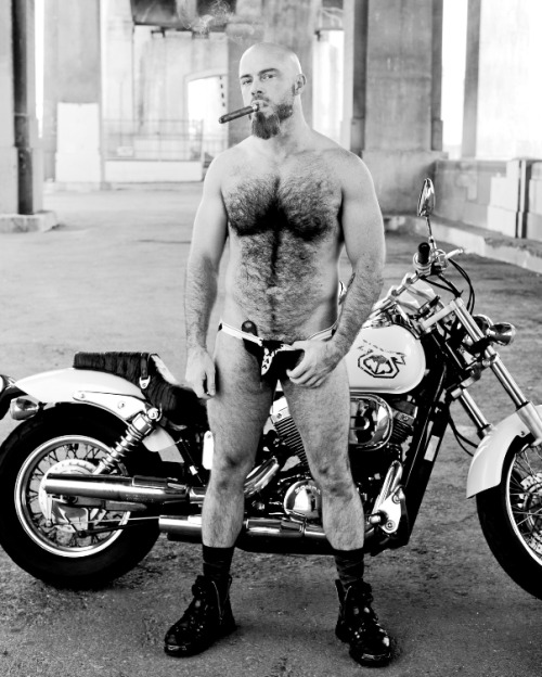 cigarjon:  Hot fucking guy. 