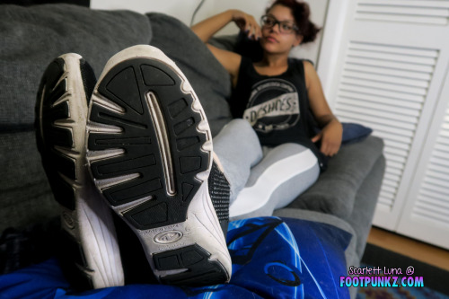  I’m always excited when I get a chance to add a new model to the footpunkz crew and Scarlett Luna i