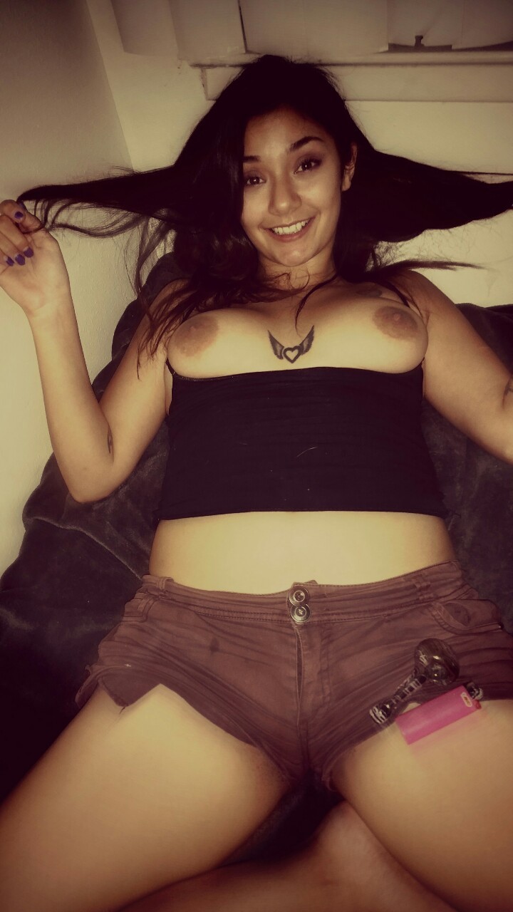valengrime:  My baby is such a cute little stoner girl 💚  Yup