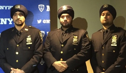 sixpenceeeblog:Sikh NYPD officers now have the uniform option of full turbans.