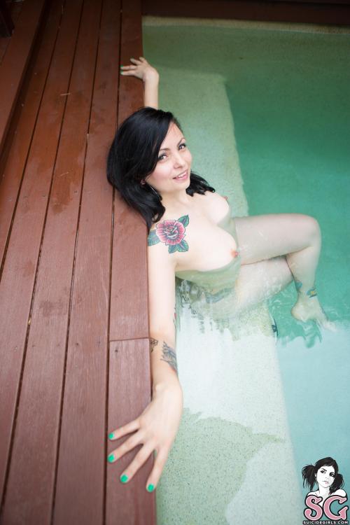 past-her-eyes:   Bronx_ Suicide bronx_.suicidegirls.com Link to South African SuicideGirls 