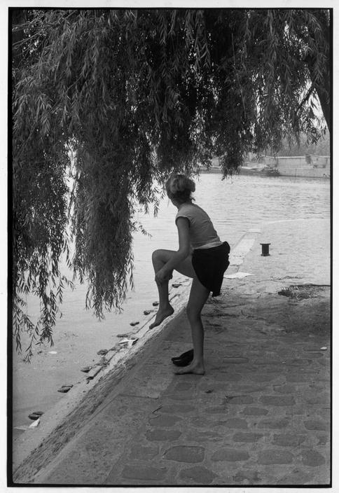  Henri Cartier-Bresson FRANCE. Paris. Square du Vert-Galant. 1955. 