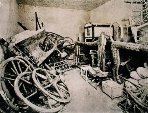 View of the antechamber of the Tomb of Tutankhamun (KV62),November 1922.  Valley of the Kings, West 