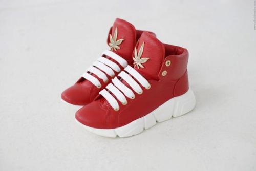 Leather sneakers Available in red, black and white 