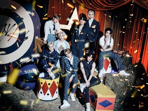 Stray Kids Japan Official:Stray KidsJAPAN 2nd Mini Album『CIRCUS』Group Image2022.06.22(Wed)#StrayKids