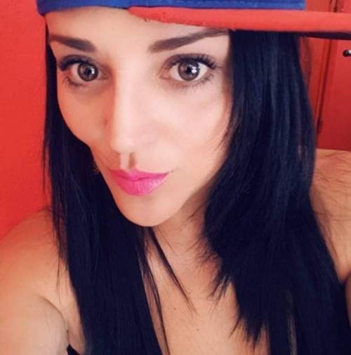 jorgecarlos30: plsi31: miilfscdmx:Erika nos manda sus aportes, esta sexy mujer tiene 44 años 