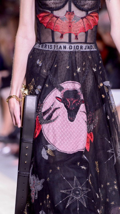 miss-mandy-m: Christian Dior SS17 possible influences from the Tarot, Part 1/?