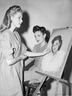 retrogirly:  Ann Miller and Linda Darnell 