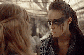 commanderalexa:announcementington:clexa + war tableswe could have had so many moments of clarke and 