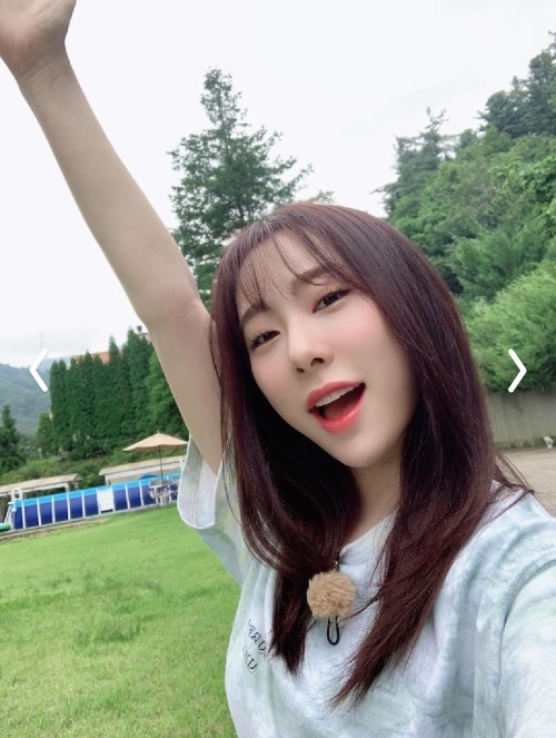 yeonjung (universe app): i took this pic while i was on a treasure hunt with the members, was i this