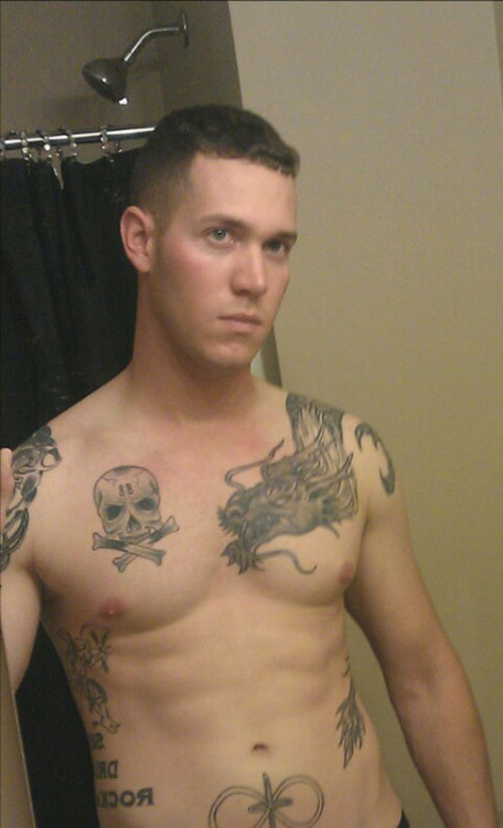 militarymencollection:  via http://militarymenglory.tumblr.com/