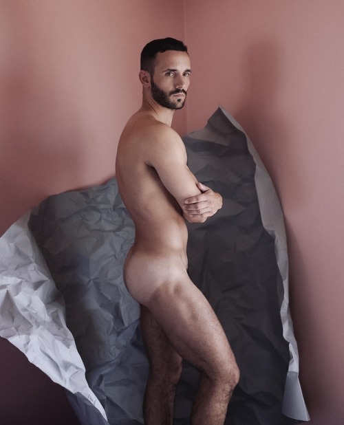sprinkledpeen:   Hunter Hughes by Luke Austin  