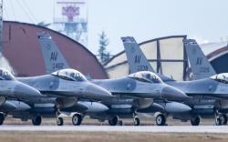 retrowar:F-16 lineup