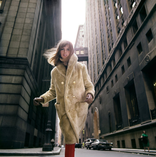 aconversationoncool: Jean Shrimpton on Wall Street, 1964.