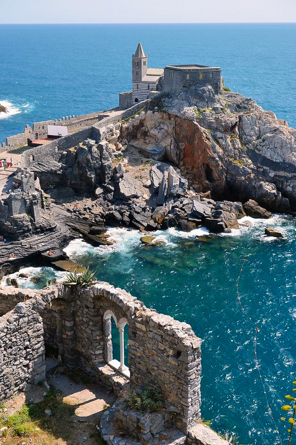 djferreira224:
“ Saint Peter’s church, Portovenere, Italy by Angelo Ferraris on 500px ”
posti del cuore.