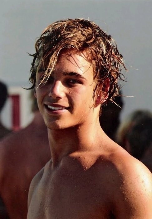 generic-boys:  GENERIC BOYS