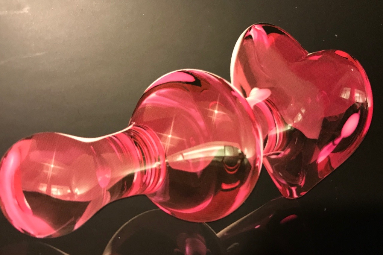 ashprincessmidna:  I got a new anal toy today! I can’t wait to shoot another set