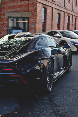 wearevanity:  McLaren P1 