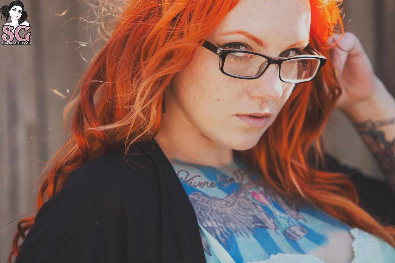 toocooltoknowhowtocaretobecool:  Annasthesia - Sweet Sunshine